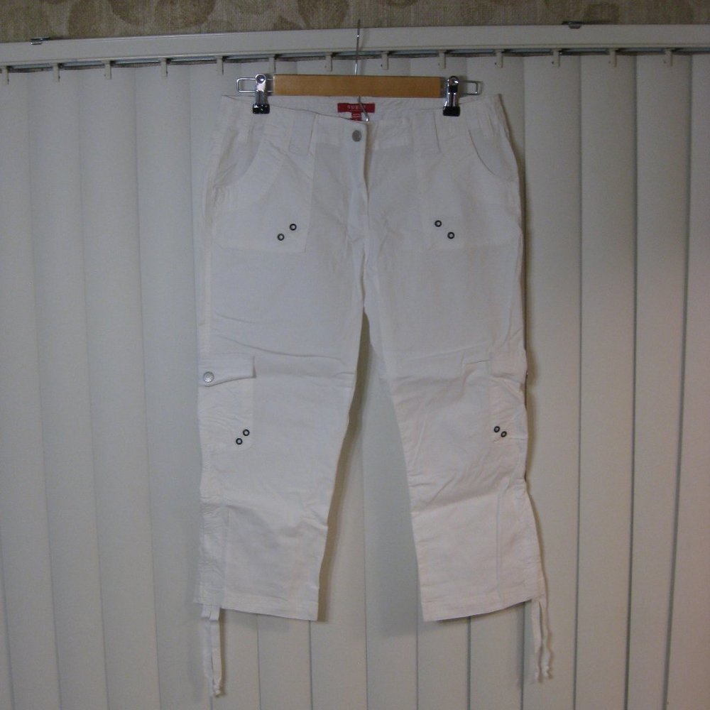NWOT Guess white capri cargo pants S small